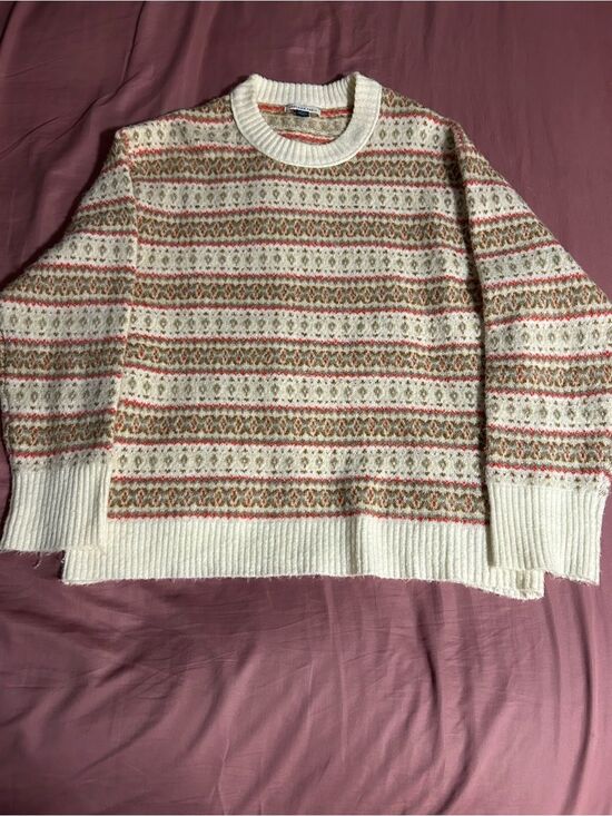 American Eagle Outfitters Sweaters - American Eagle Patterned Crewneck Sweater Size M
